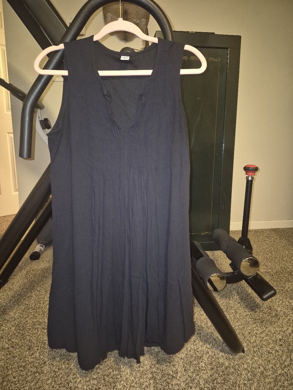 Old Navy Black Sleeveless Pleated Pintuck V-Neck Shift Dress L